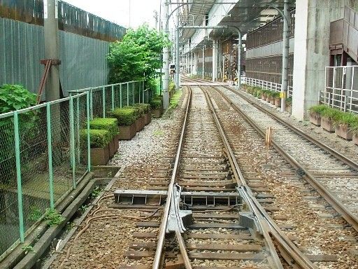 �s�d�r������q�O�w�t�߂̎ԑ�