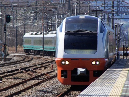 E653�n�t���b�V���Ђ���(�F���w)