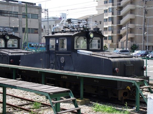 �f�L3(����w)