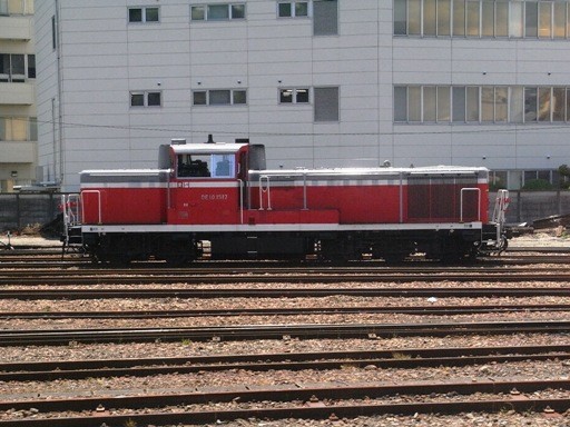 DE10-1517(�l���s�w)