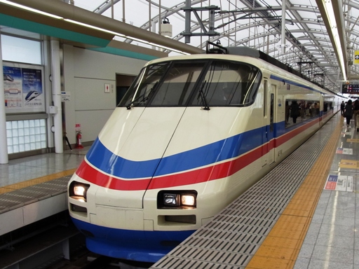 �X�J�C���C�i�[ AE100�`(���闢�w)