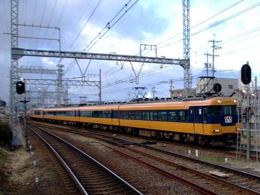 ���}���H�s(����w)