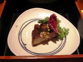 �{��i�����E���]�j