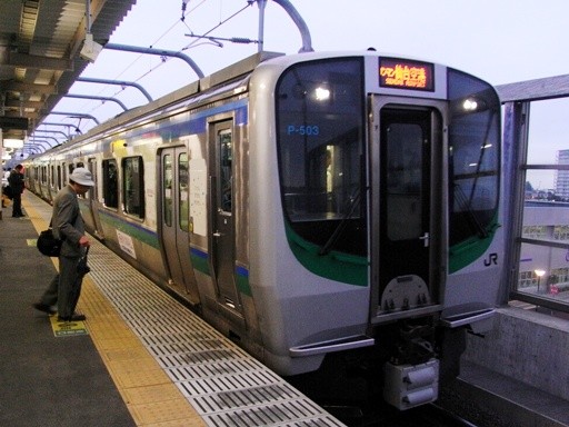 JR E721(�����w)