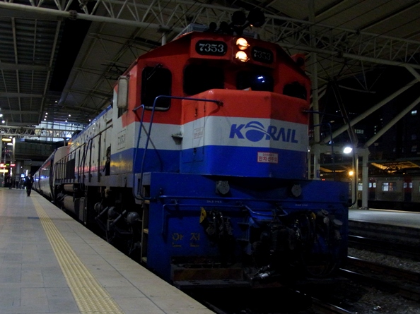 7300�n7353(�\�E���w)