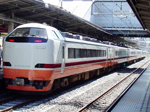 ���ʂ���4���i�r�܉w�j